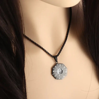 Collier et pendentif Yin-Yang: Équilibre Universel (Acier