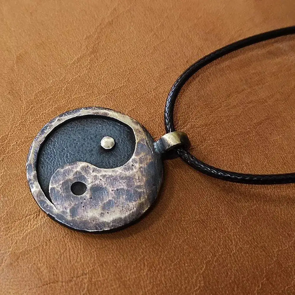 Collier et pendentif Yin-Yang: Esprit Ancien (Acier)