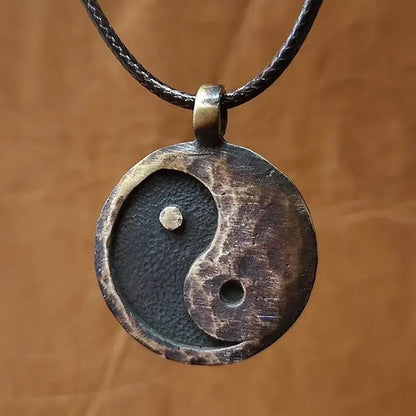 Collier et pendentif Yin-Yang: Esprit Ancien (Acier)