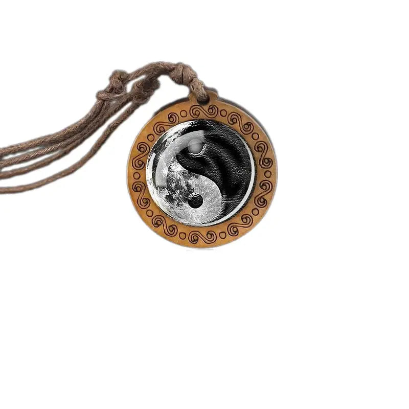 Collier et pendentif Yin-Yang: Harmonie Naturelle (Bois