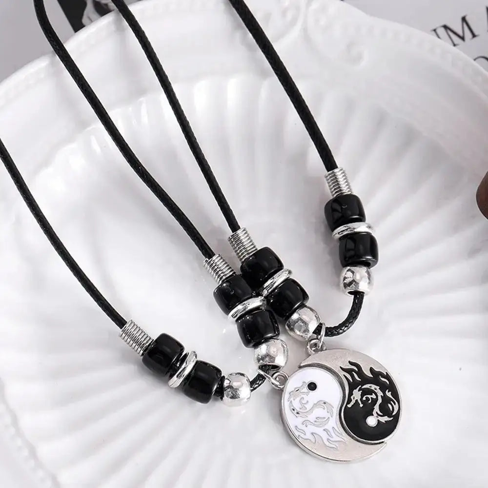 Colliers et pendentifs Yin-Yang (x2): Dualité Enflammée